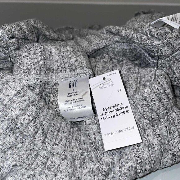 Baby Gap – 2 piece set - Girls Size 3 – Heathered Grey - NEW WITH TAGS - Picture 4 of 4